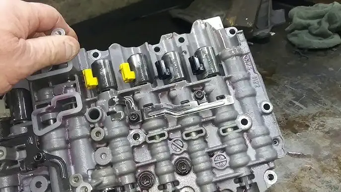 Otomatik şanzıman valf gövdesi ve selenoid kontrol parçası